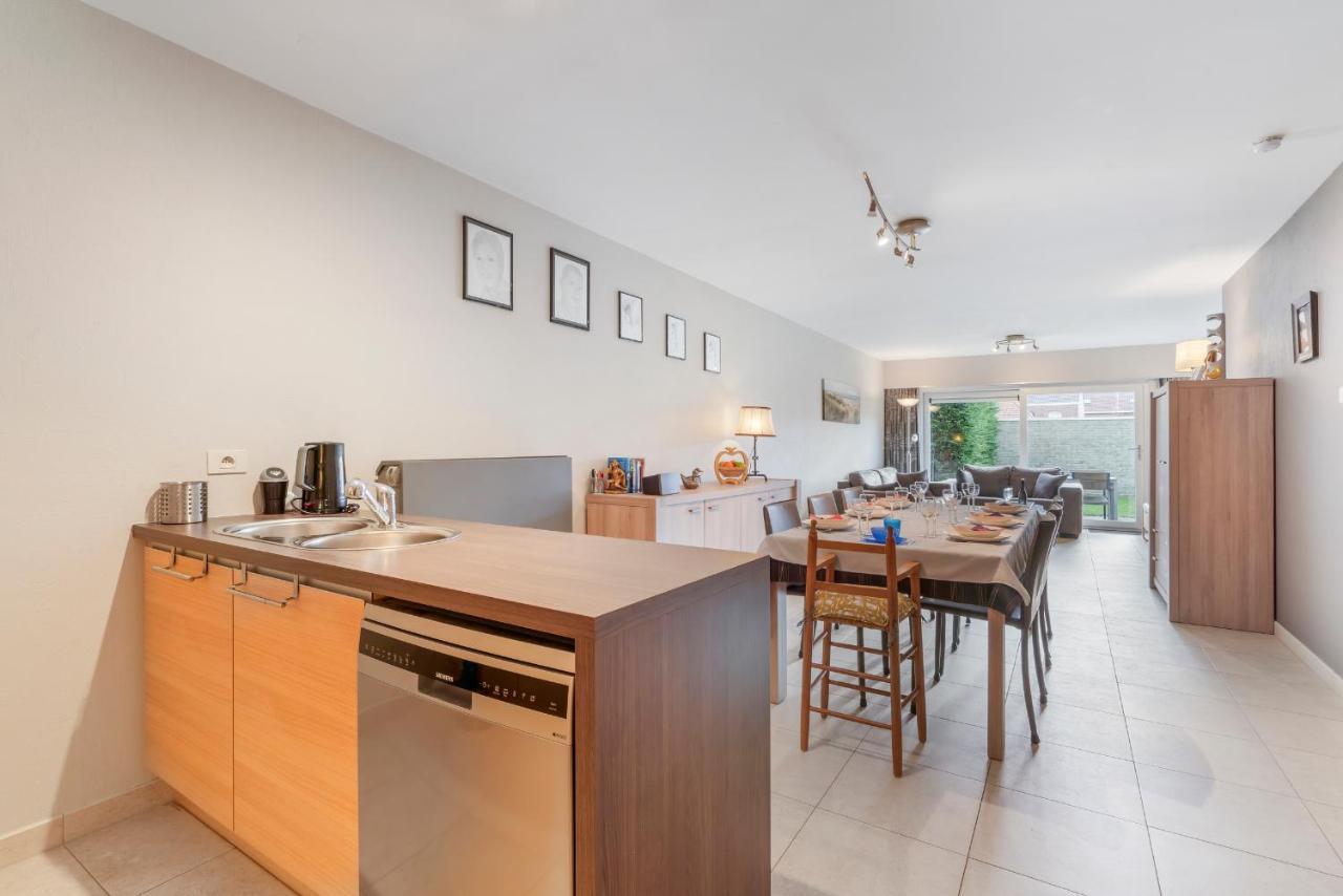 Luxury Apartment With Garden Close To The Beach Остенде Экстерьер фото