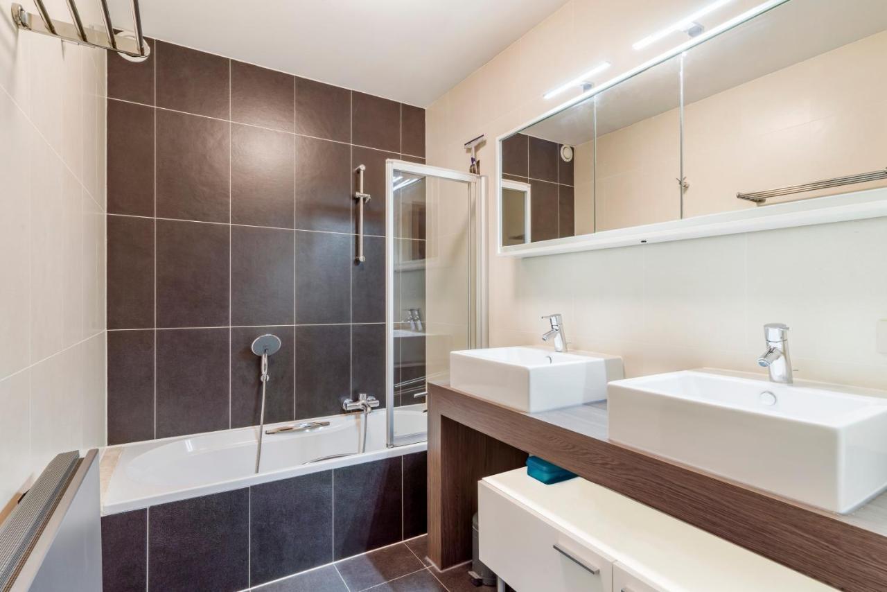 Luxury Apartment With Garden Close To The Beach Остенде Экстерьер фото